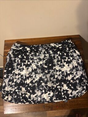 Chico's Black and White Abstract Triangle Mini Skirt size 2XL with pockets
